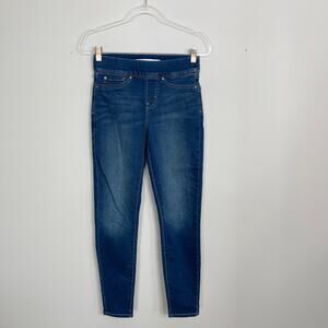 Signature by Levi Strauss Womens Size 27 Totally Shaping Pull On Skinny Jeans